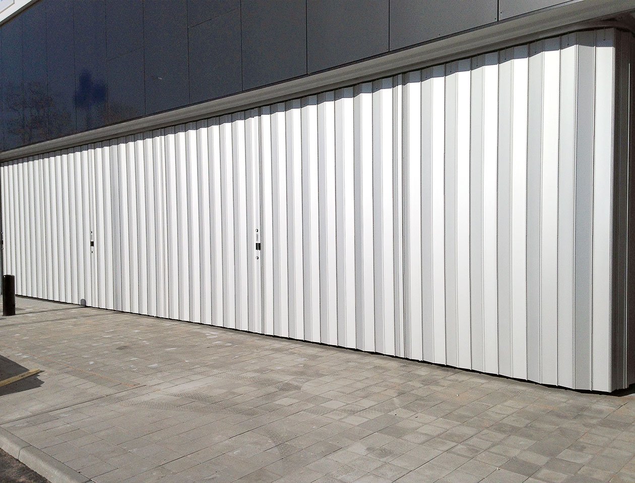 aluminium sliding shutters for external use