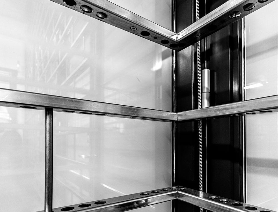 Stack door corner