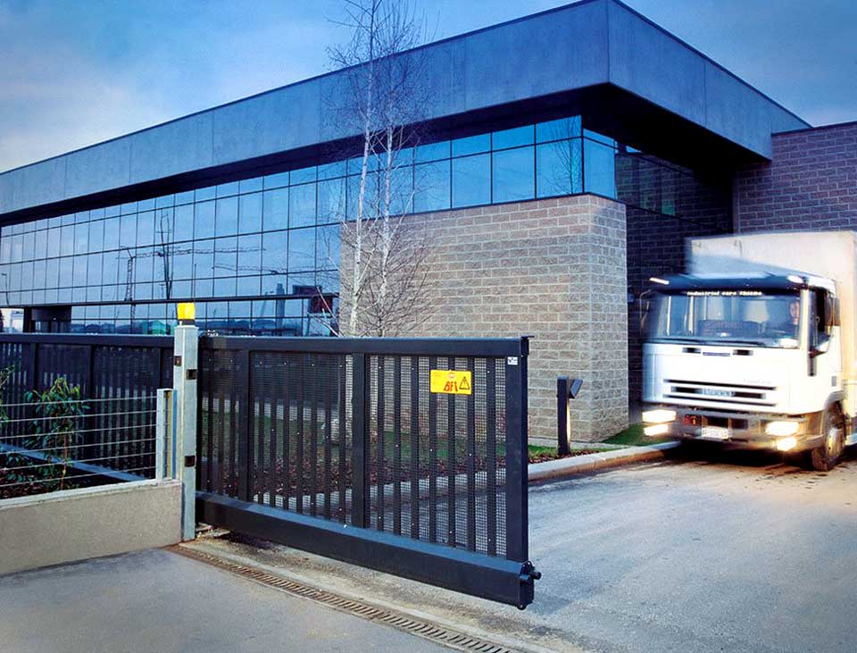 cantilevered sliding speed gate